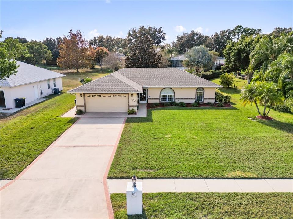 Под контрактом: $299,900 (3 спален, 2 ванн, 1537 Квадратных фут)