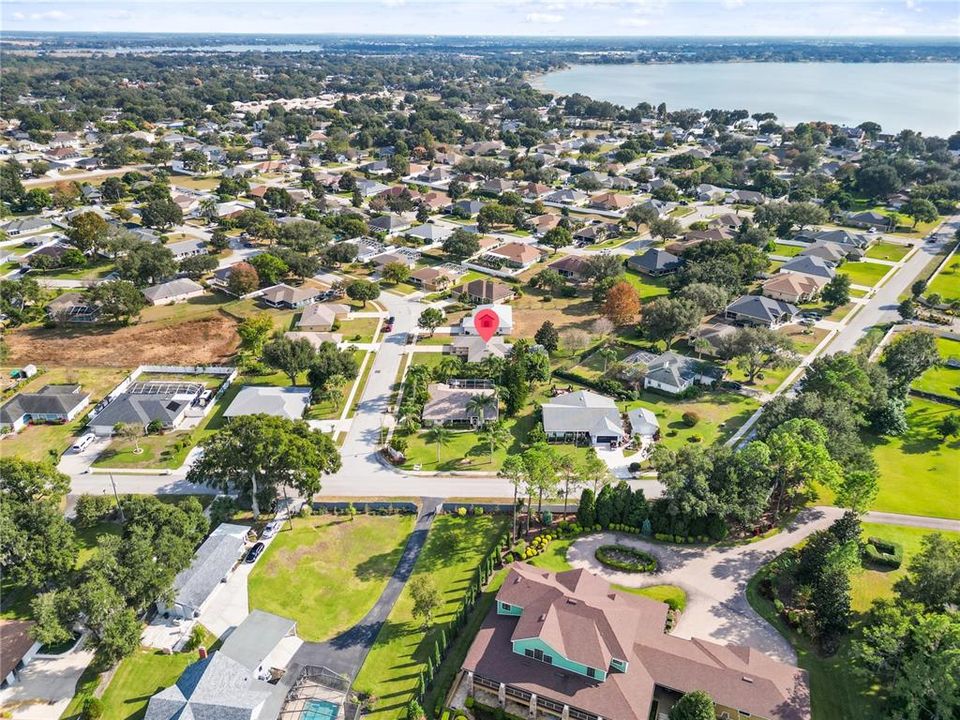 Под контрактом: $299,900 (3 спален, 2 ванн, 1537 Квадратных фут)