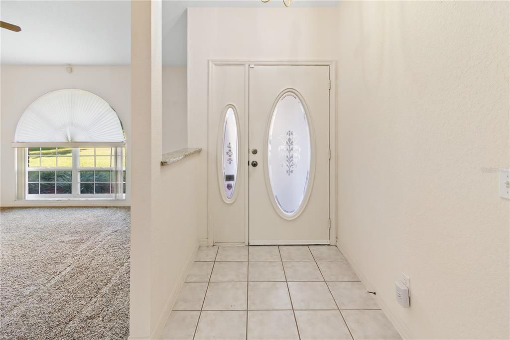 Под контрактом: $299,900 (3 спален, 2 ванн, 1537 Квадратных фут)