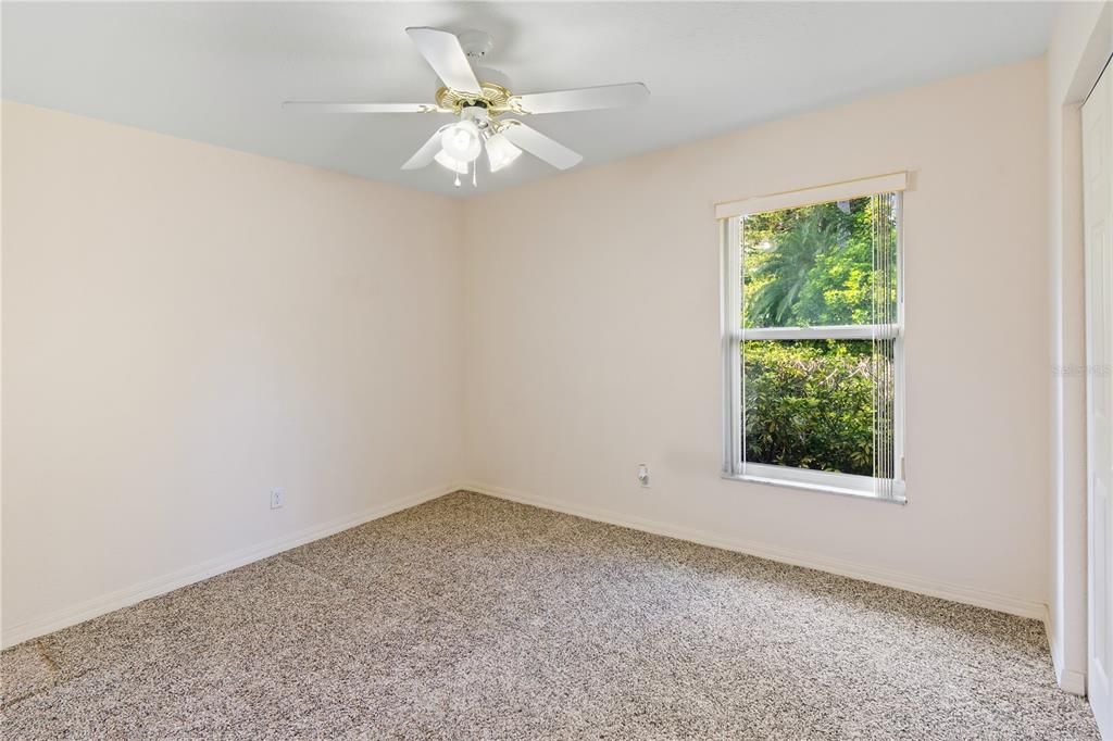 Под контрактом: $299,900 (3 спален, 2 ванн, 1537 Квадратных фут)