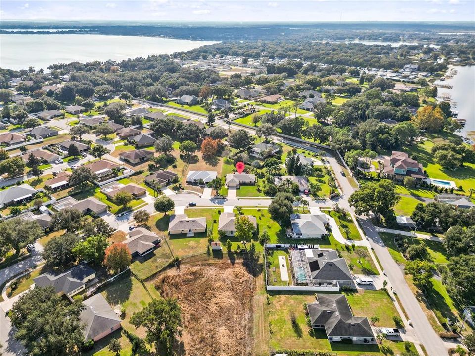 Под контрактом: $299,900 (3 спален, 2 ванн, 1537 Квадратных фут)