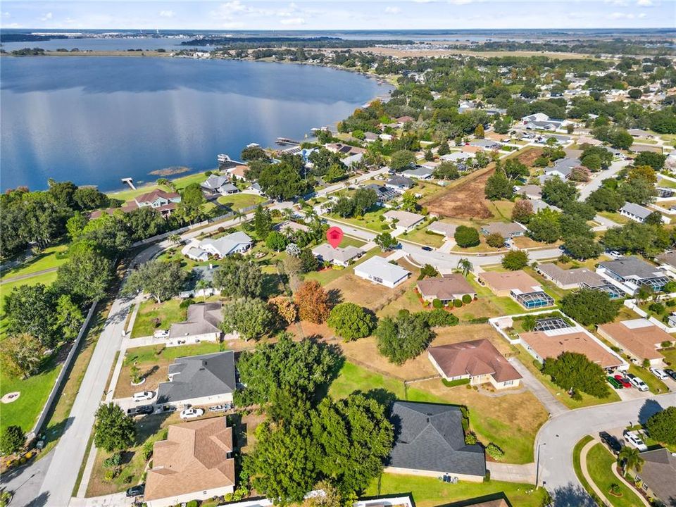 Под контрактом: $299,900 (3 спален, 2 ванн, 1537 Квадратных фут)