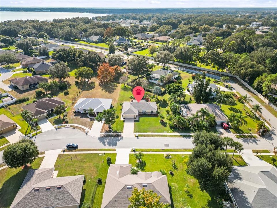 Под контрактом: $299,900 (3 спален, 2 ванн, 1537 Квадратных фут)