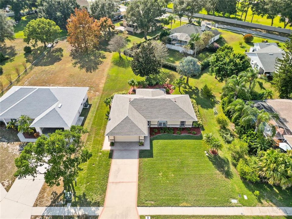 Под контрактом: $299,900 (3 спален, 2 ванн, 1537 Квадратных фут)