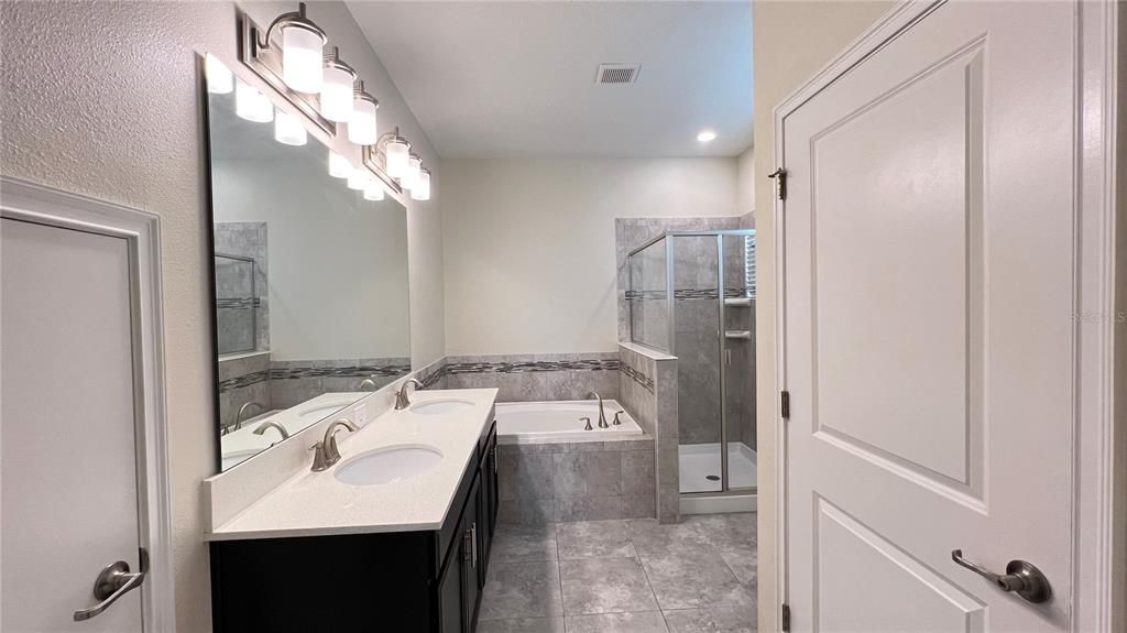 For Rent: $3,100 (4 beds, 3 baths, 2573 Square Feet)