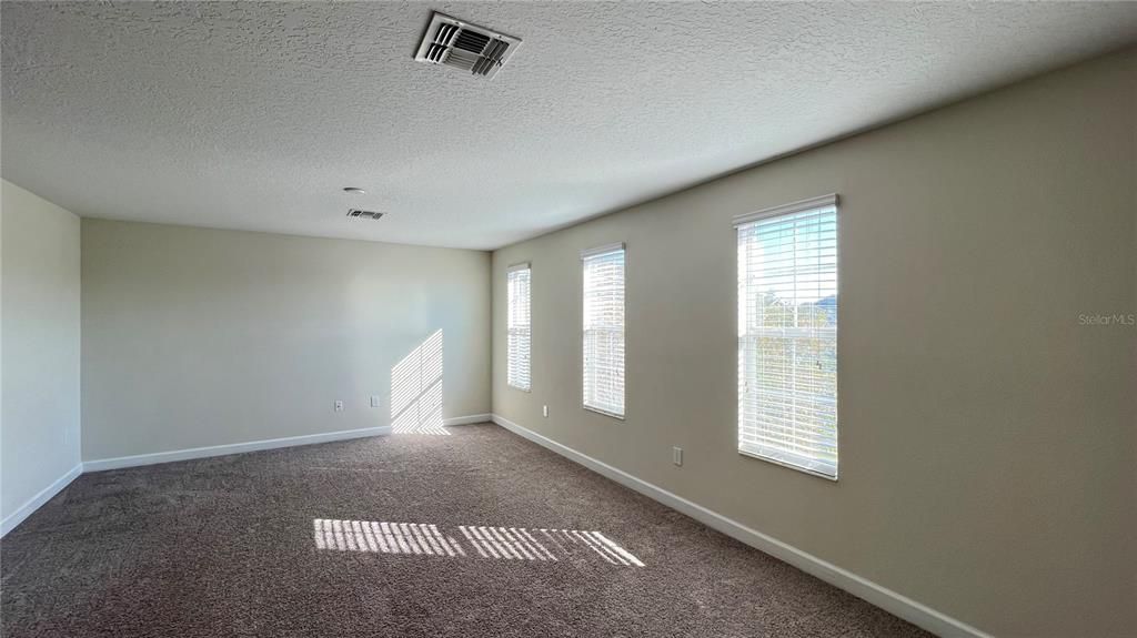 For Rent: $3,100 (4 beds, 3 baths, 2573 Square Feet)