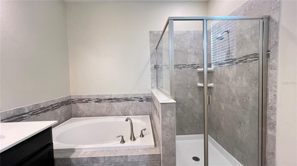 For Rent: $3,100 (4 beds, 3 baths, 2573 Square Feet)