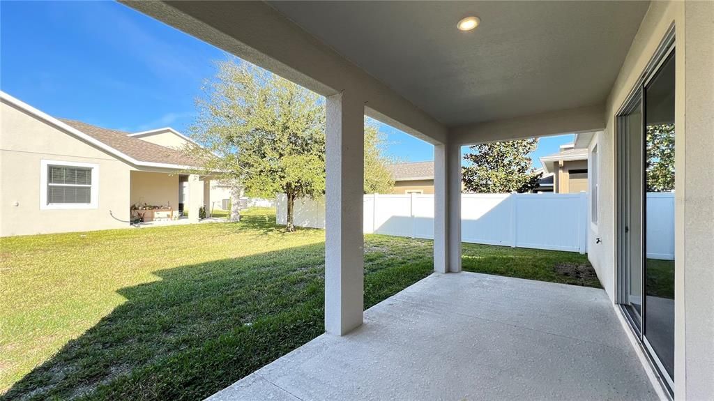 For Rent: $3,100 (4 beds, 3 baths, 2573 Square Feet)