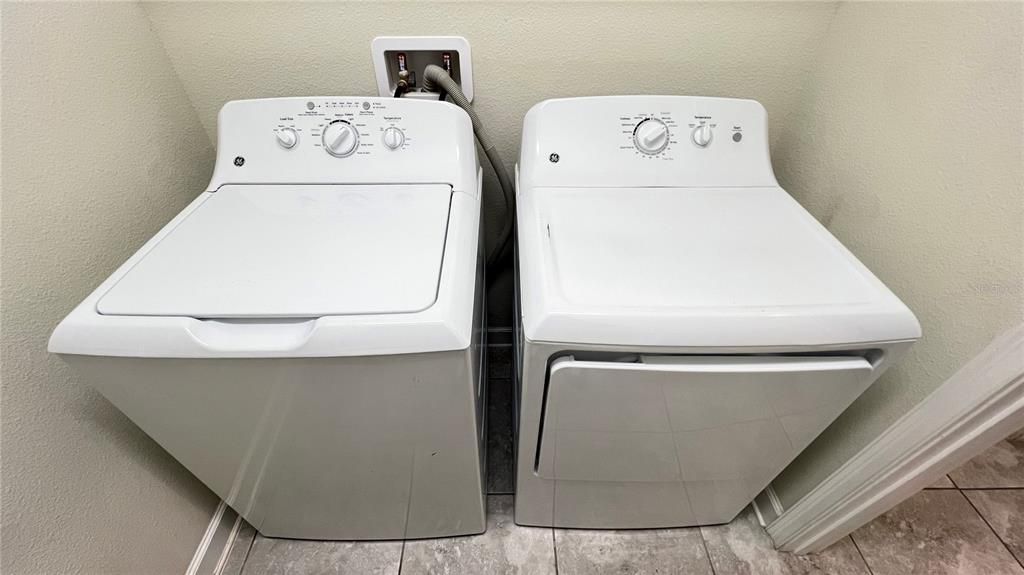 For Rent: $3,100 (4 beds, 3 baths, 2573 Square Feet)