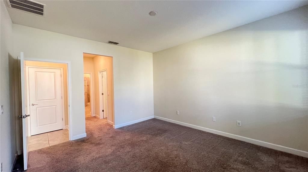 For Rent: $3,100 (4 beds, 3 baths, 2573 Square Feet)