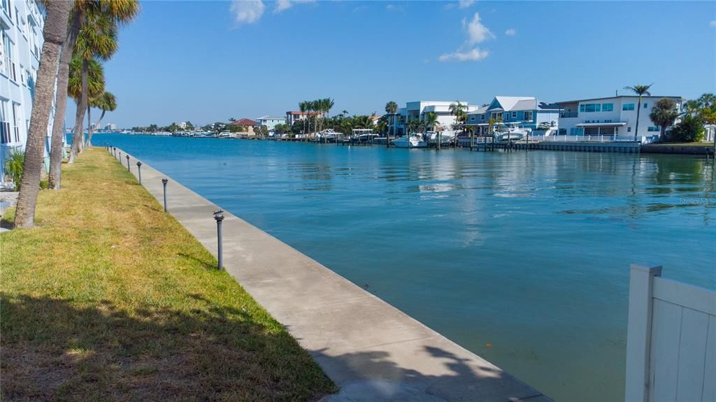 For Sale: $335,000 (2 beds, 2 baths, 1350 Square Feet)