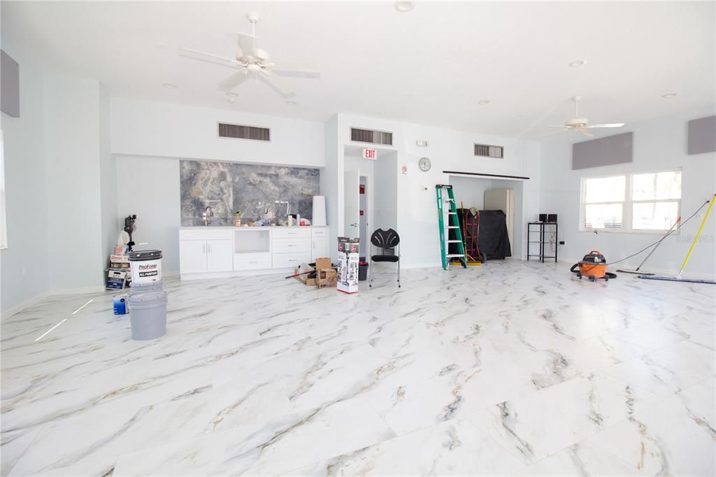 For Sale: $335,000 (2 beds, 2 baths, 1350 Square Feet)