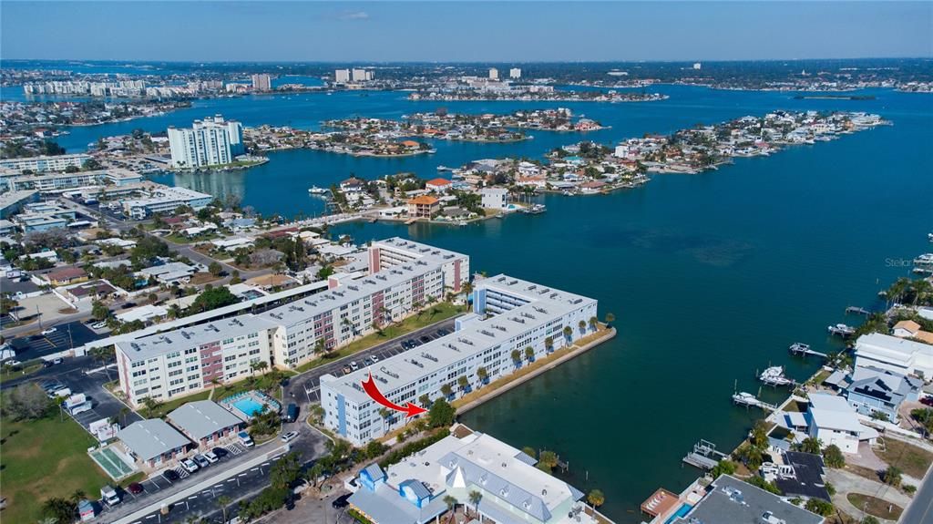 For Sale: $335,000 (2 beds, 2 baths, 1350 Square Feet)