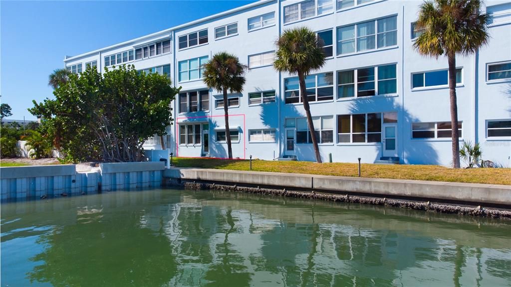 For Sale: $335,000 (2 beds, 2 baths, 1350 Square Feet)