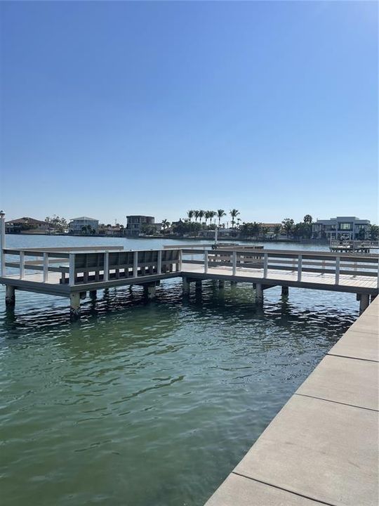 For Sale: $335,000 (2 beds, 2 baths, 1350 Square Feet)