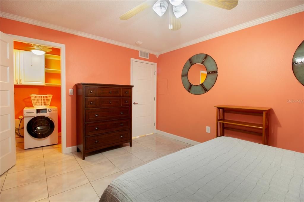 For Sale: $335,000 (2 beds, 2 baths, 1350 Square Feet)