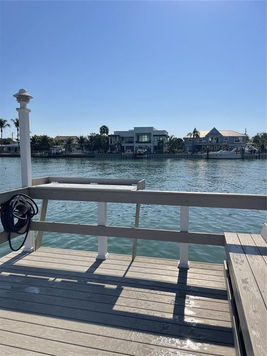 For Sale: $335,000 (2 beds, 2 baths, 1350 Square Feet)