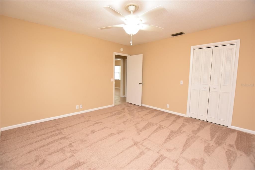 В аренду: $1,460 (2 спален, 1 ванн, 973 Квадратных фут)