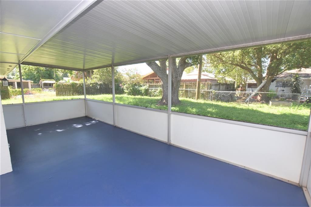 Под контрактом: $1,460 (2 спален, 1 ванн, 973 Квадратных фут)