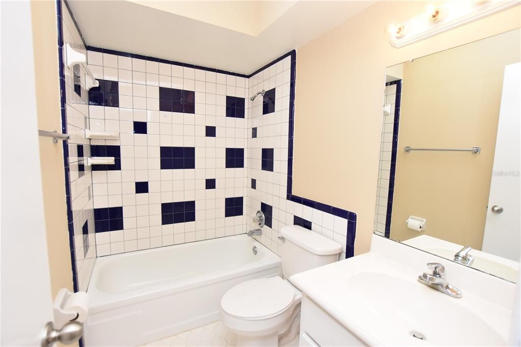 В аренду: $1,460 (2 спален, 1 ванн, 973 Квадратных фут)