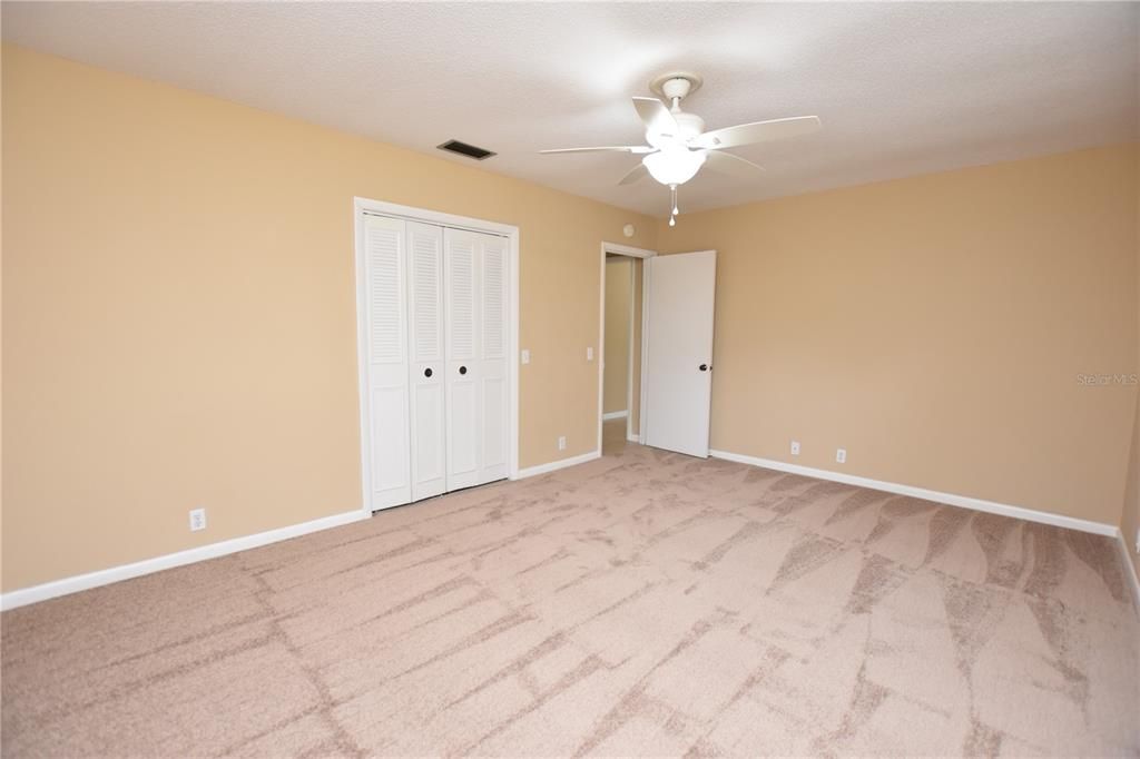 В аренду: $1,460 (2 спален, 1 ванн, 973 Квадратных фут)