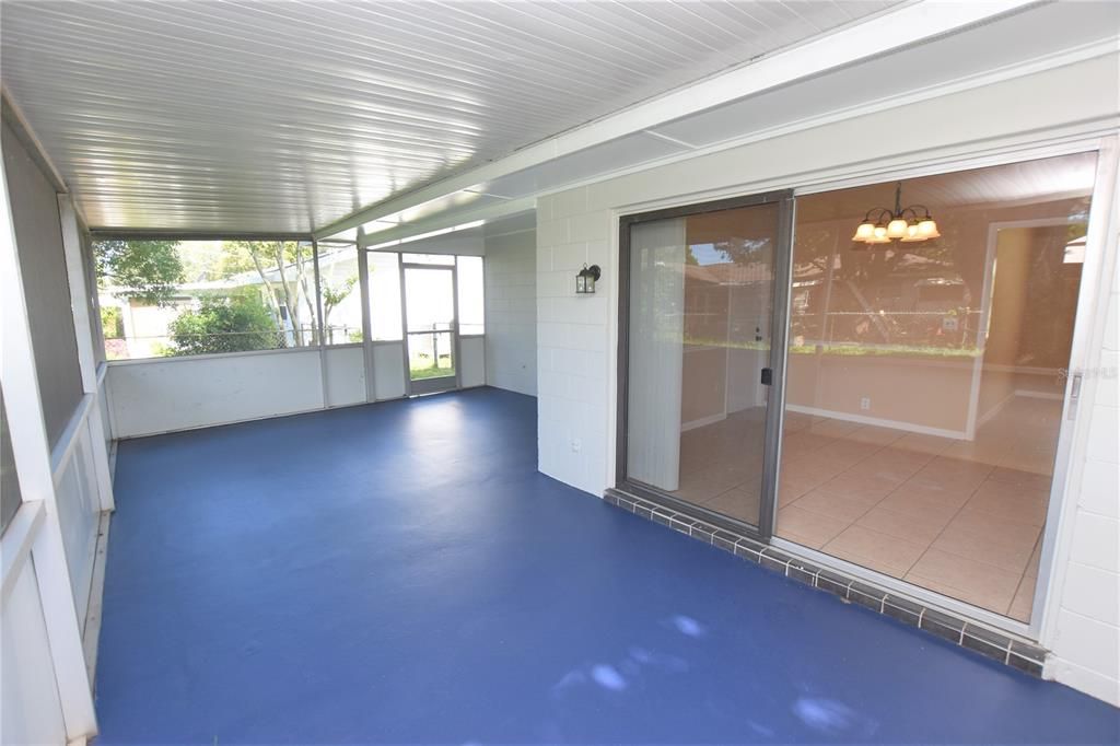 В аренду: $1,460 (2 спален, 1 ванн, 973 Квадратных фут)