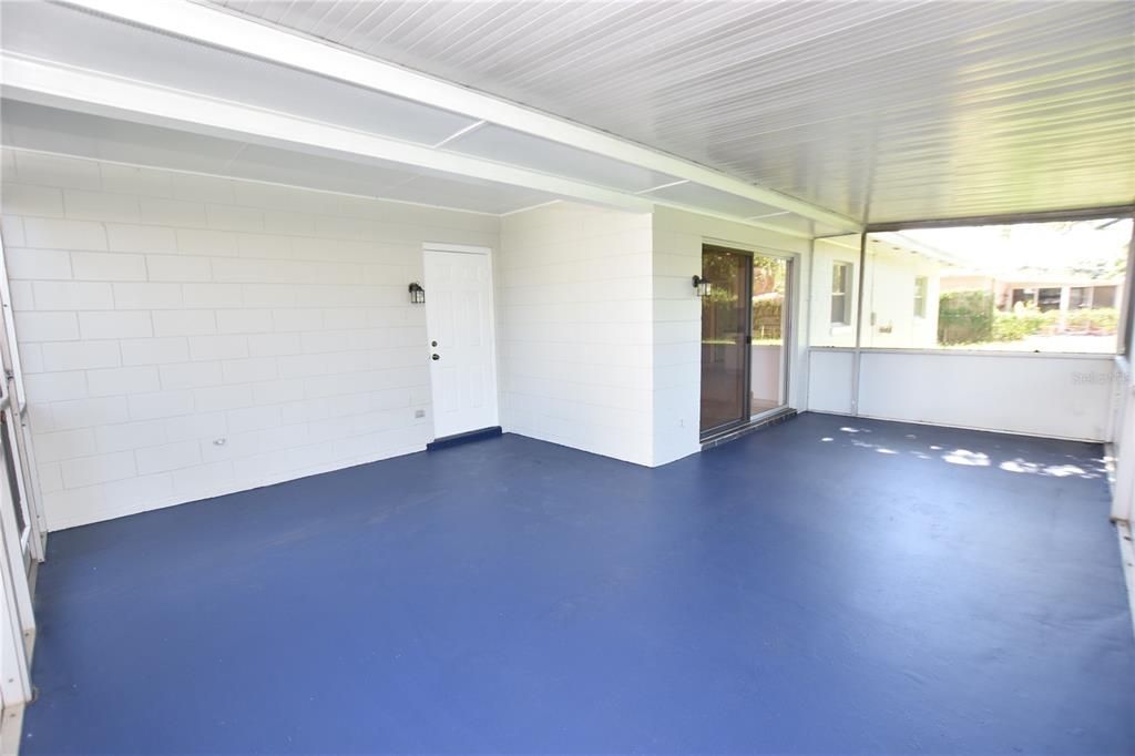 Под контрактом: $1,460 (2 спален, 1 ванн, 973 Квадратных фут)