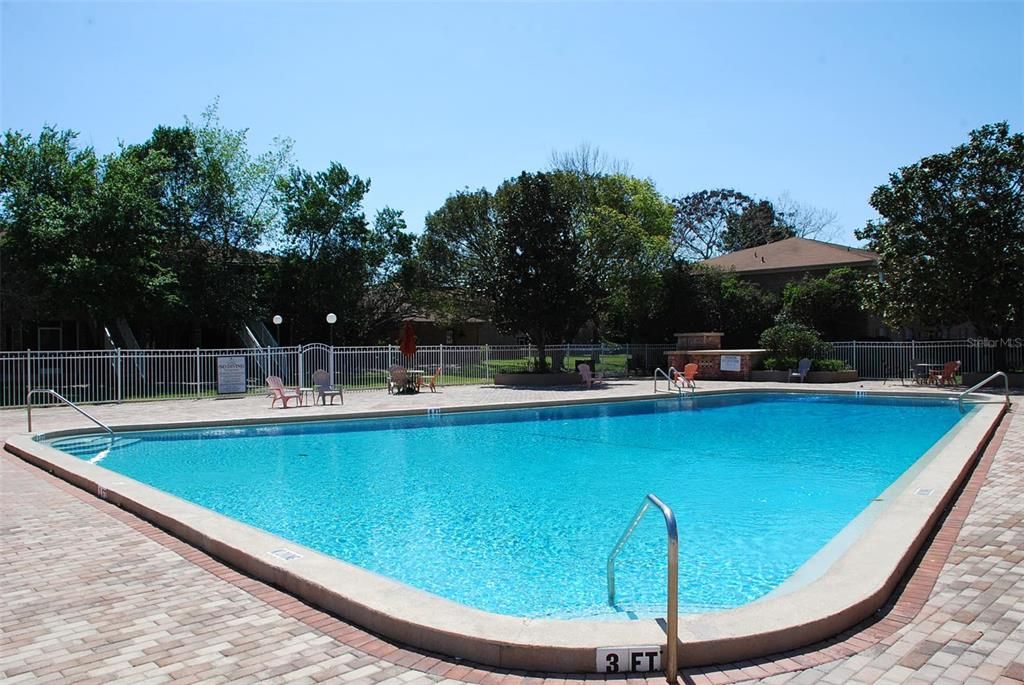 待售: $122,000 (1 贝兹, 1 浴室, 759 平方英尺)