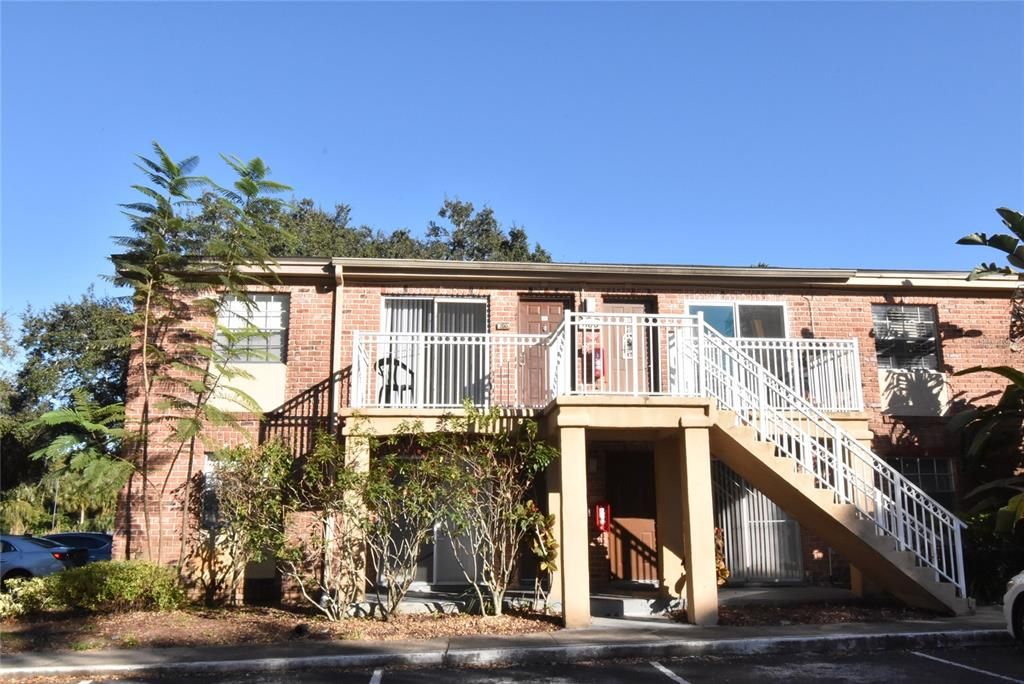 待售: $122,000 (1 贝兹, 1 浴室, 759 平方英尺)