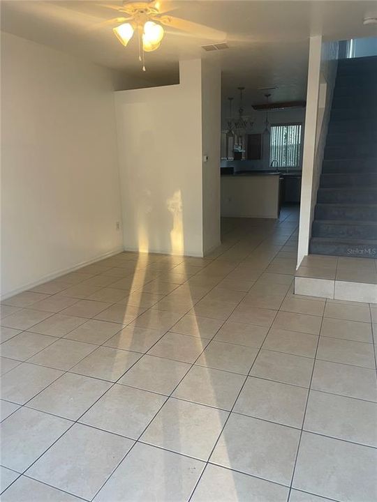 В аренду: $1,400 (2 спален, 2 ванн, 1176 Квадратных фут)