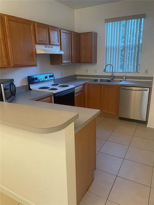 В аренду: $1,400 (2 спален, 2 ванн, 1176 Квадратных фут)