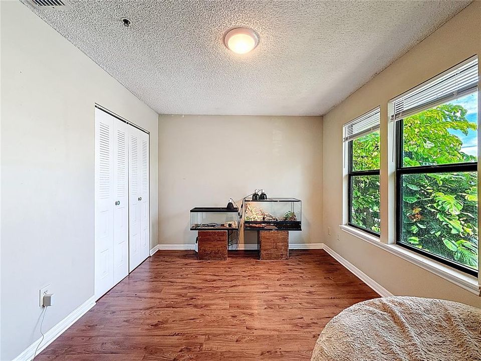 待售: $235,000 (3 贝兹, 2 浴室, 1260 平方英尺)