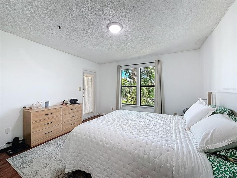 待售: $235,000 (3 贝兹, 2 浴室, 1260 平方英尺)