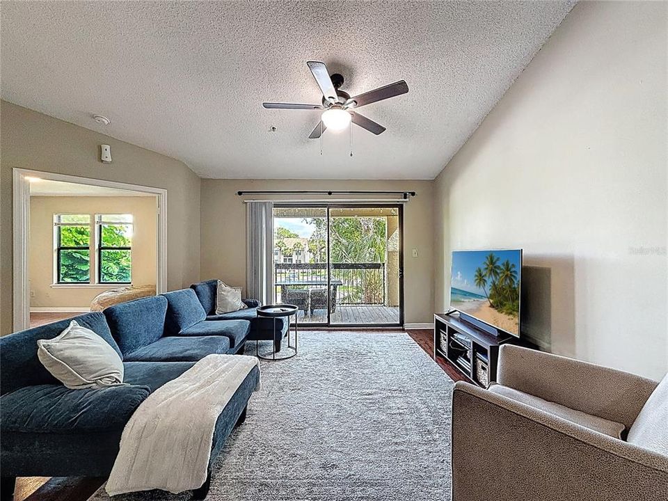 待售: $235,000 (3 贝兹, 2 浴室, 1260 平方英尺)