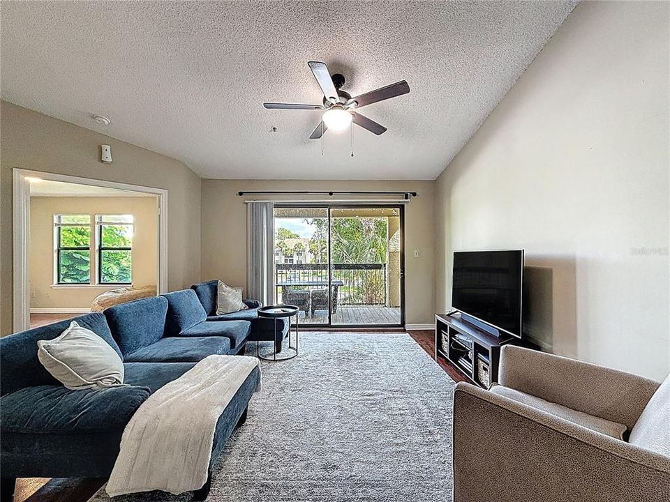 待售: $235,000 (3 贝兹, 2 浴室, 1260 平方英尺)