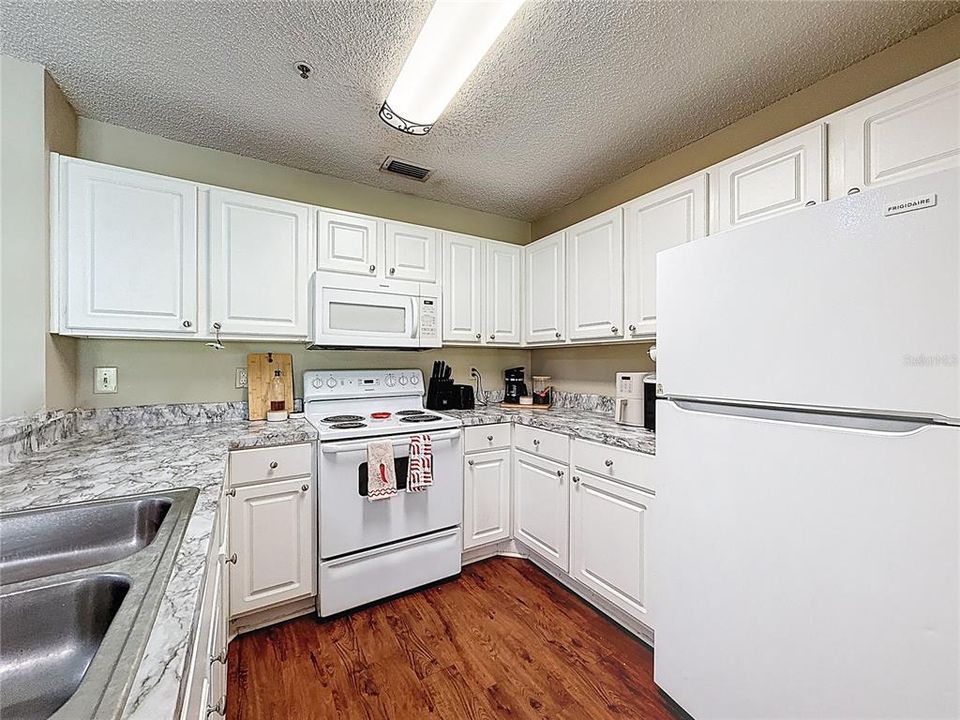 待售: $235,000 (3 贝兹, 2 浴室, 1260 平方英尺)