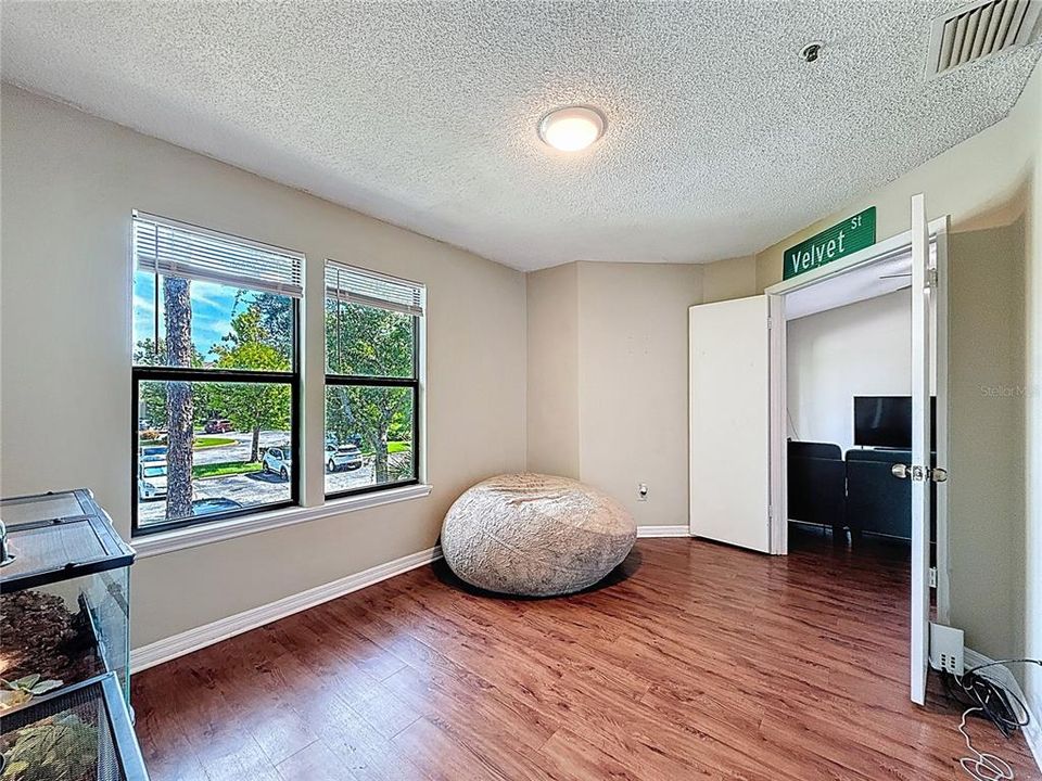 待售: $235,000 (3 贝兹, 2 浴室, 1260 平方英尺)