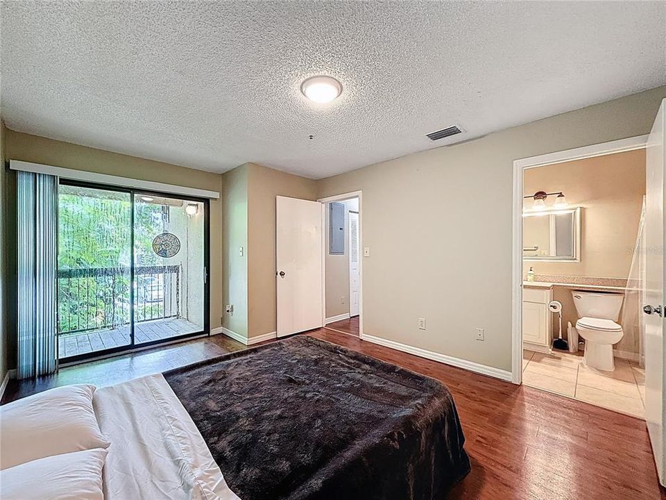 待售: $235,000 (3 贝兹, 2 浴室, 1260 平方英尺)