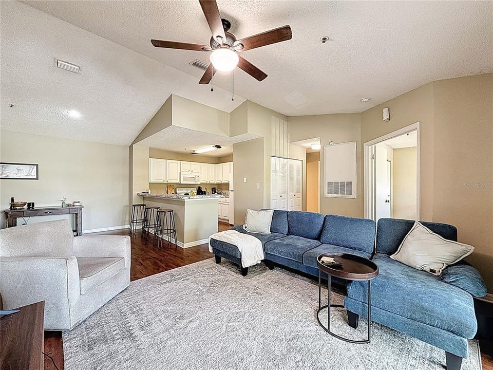 待售: $235,000 (3 贝兹, 2 浴室, 1260 平方英尺)