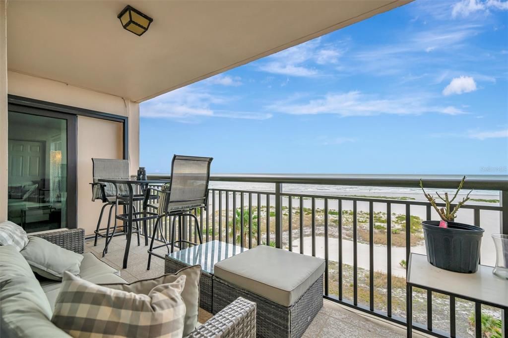 For Rent: $6,000 (2 beds, 2 baths, 1094 Square Feet)