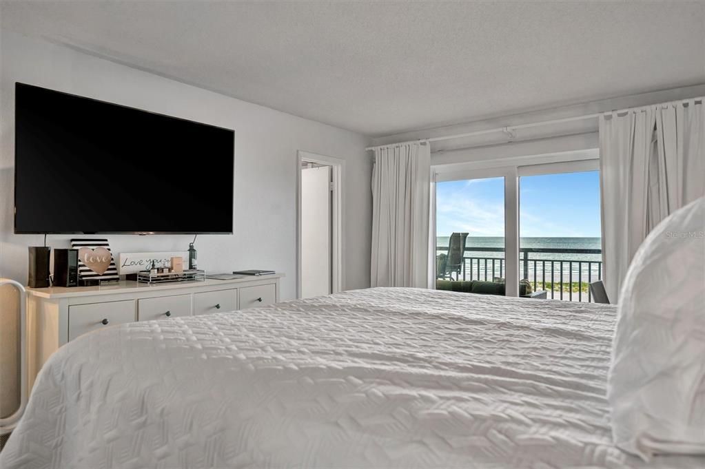 For Rent: $6,000 (2 beds, 2 baths, 1094 Square Feet)