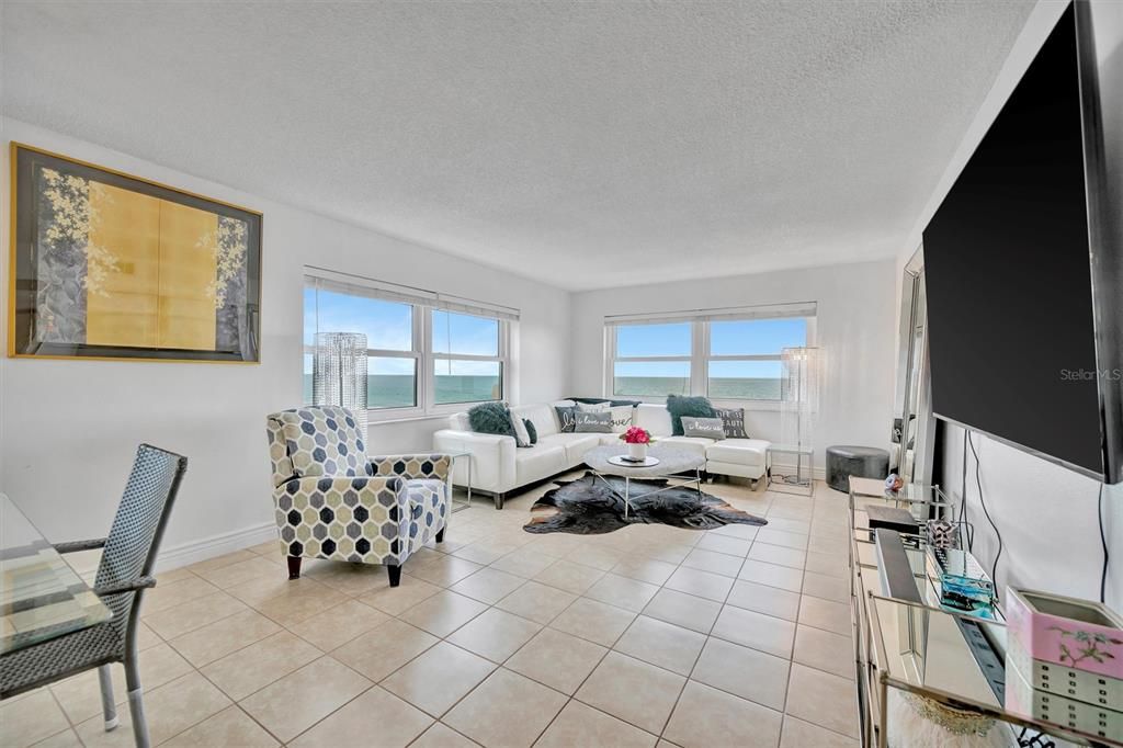 For Rent: $6,000 (2 beds, 2 baths, 1094 Square Feet)