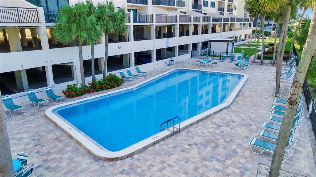 For Rent: $6,000 (2 beds, 2 baths, 1094 Square Feet)