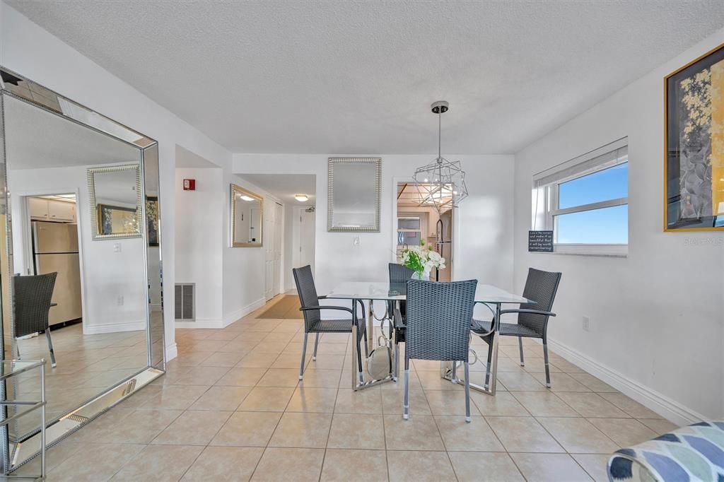 For Rent: $6,000 (2 beds, 2 baths, 1094 Square Feet)