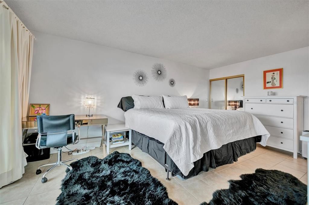 For Rent: $6,000 (2 beds, 2 baths, 1094 Square Feet)