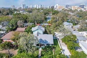 出租: $8,000 (4 贝兹, 3 浴室, 2107 平方英尺)