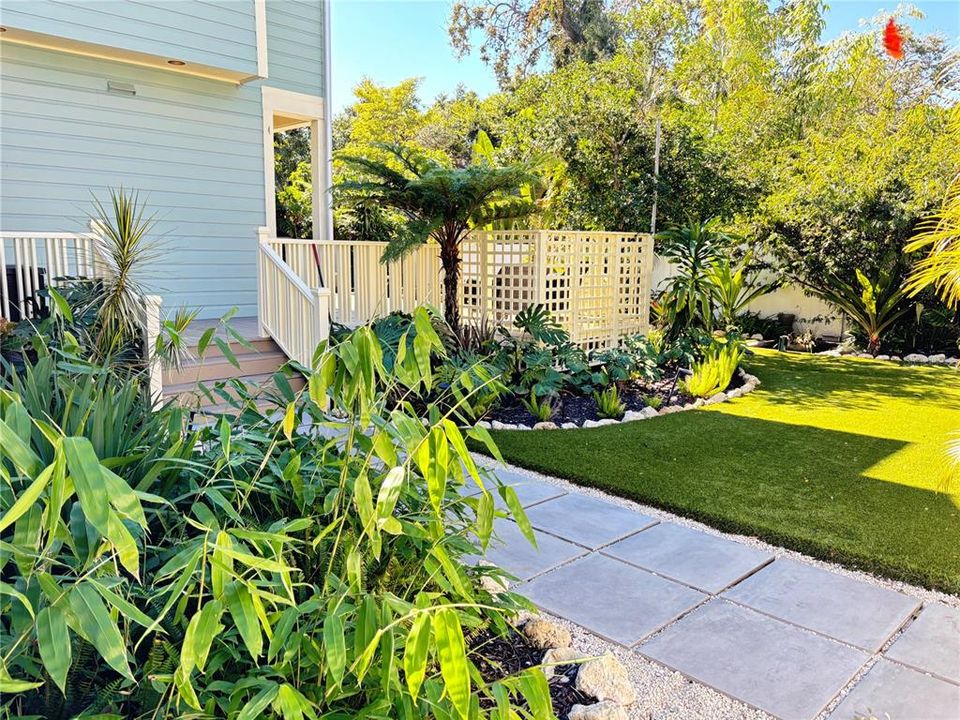 出租: $8,000 (4 贝兹, 3 浴室, 2107 平方英尺)