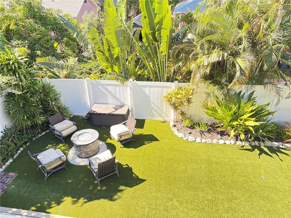 出租: $8,000 (4 贝兹, 3 浴室, 2107 平方英尺)