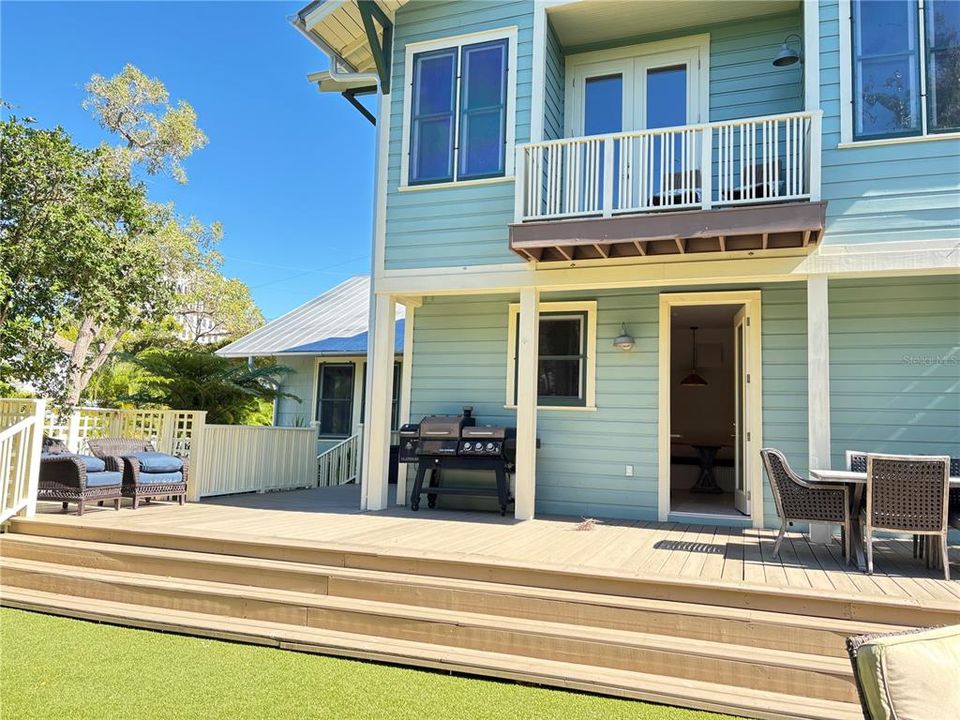 出租: $8,000 (4 贝兹, 3 浴室, 2107 平方英尺)