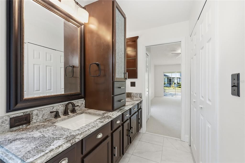 待售: $515,000 (4 贝兹, 2 浴室, 1622 平方英尺)